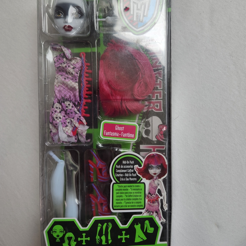Ost Ghost Doll Set with Red and Green Outfits